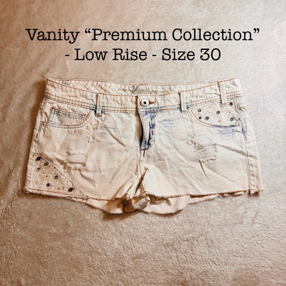 Vanity Light Wash Jean Shorts - Like New - Size 30